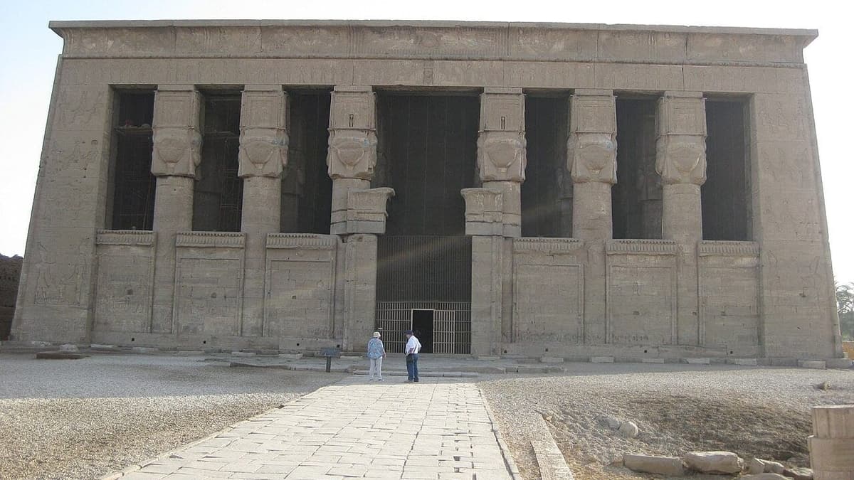 Kutsal Mısır: Abydos'taki Osiris'ten Amarna Sapkınlığına ve Dendera'nın Zodyak'ına