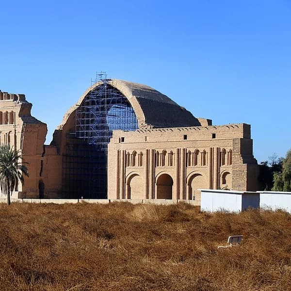 The brick vault of Taq Kasra, the great ayvān of Ctesiphon, Iraq