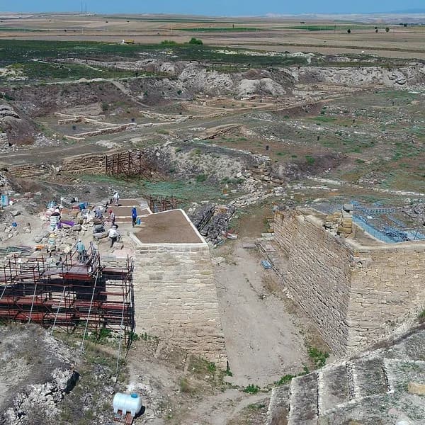 The Early Phrygian East Gate at Gordion
