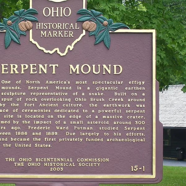 Aerial view of the Great Serpent Mound, a 411-metre serpentine effigy earthwork in Adams County, Ohio
