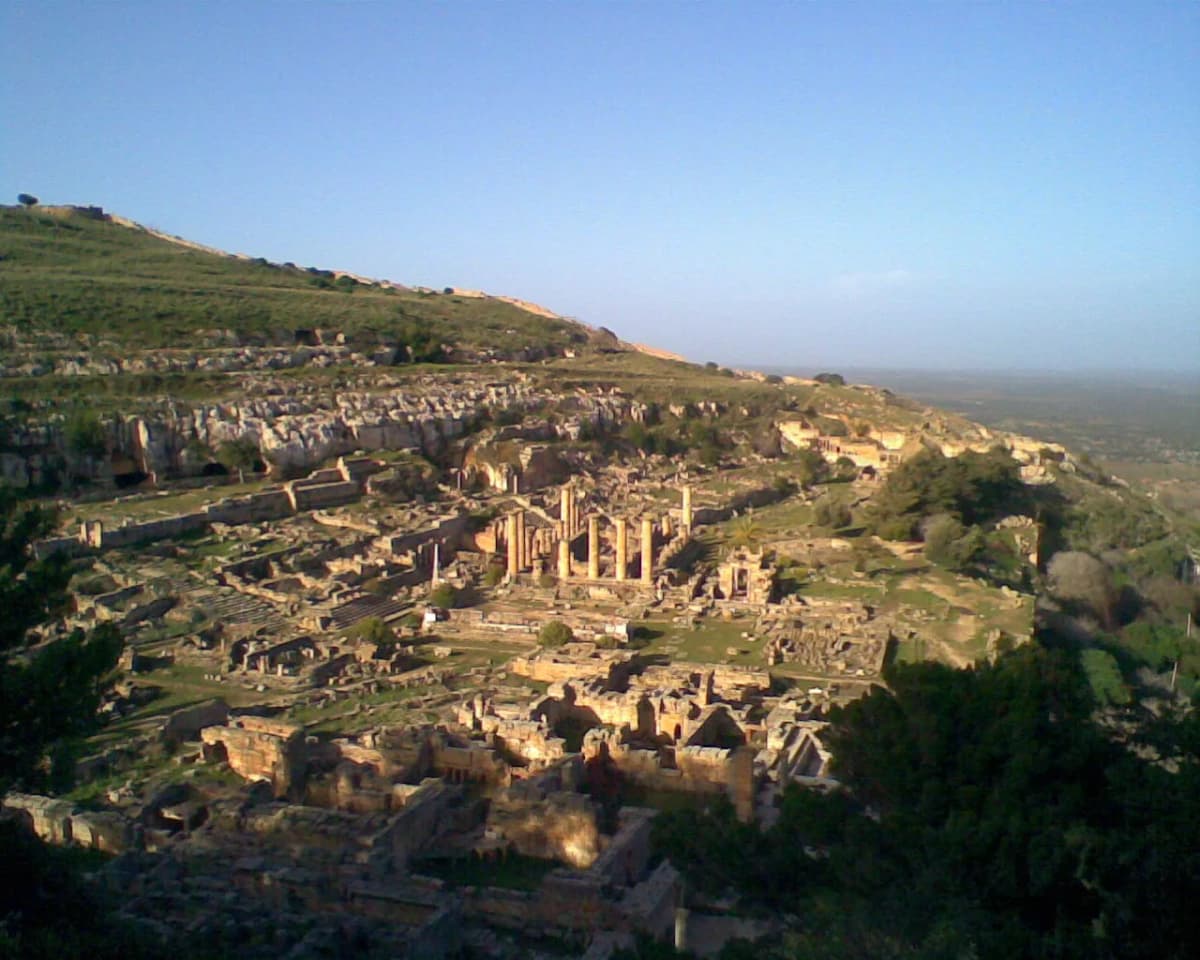 Libya platosundaki Yunan-Roma kenti Kyrene'nin kalıntıları