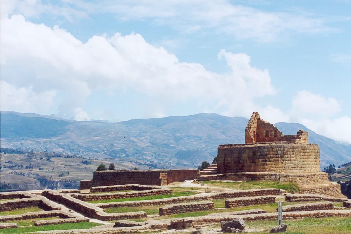 The elliptical Castillo (Temple of the Sun) at Ingapirca, built by the Inca atop an earlier Cañari sacred site, Ecuador
