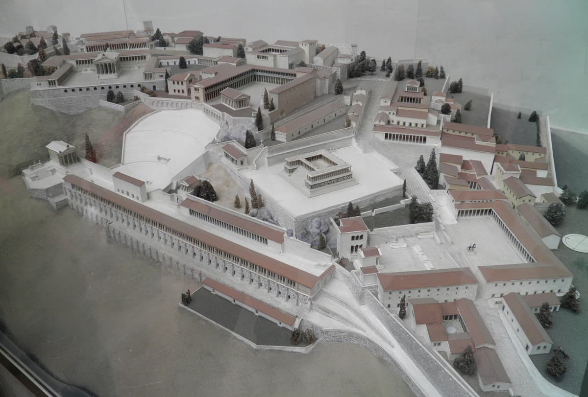 Die Akropolis von Pergamon und der Große Altar - c. 160 BCE