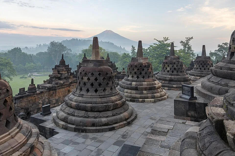 Borobudur-Temple-Park Indonesia Stupas-of-Borobudur-09