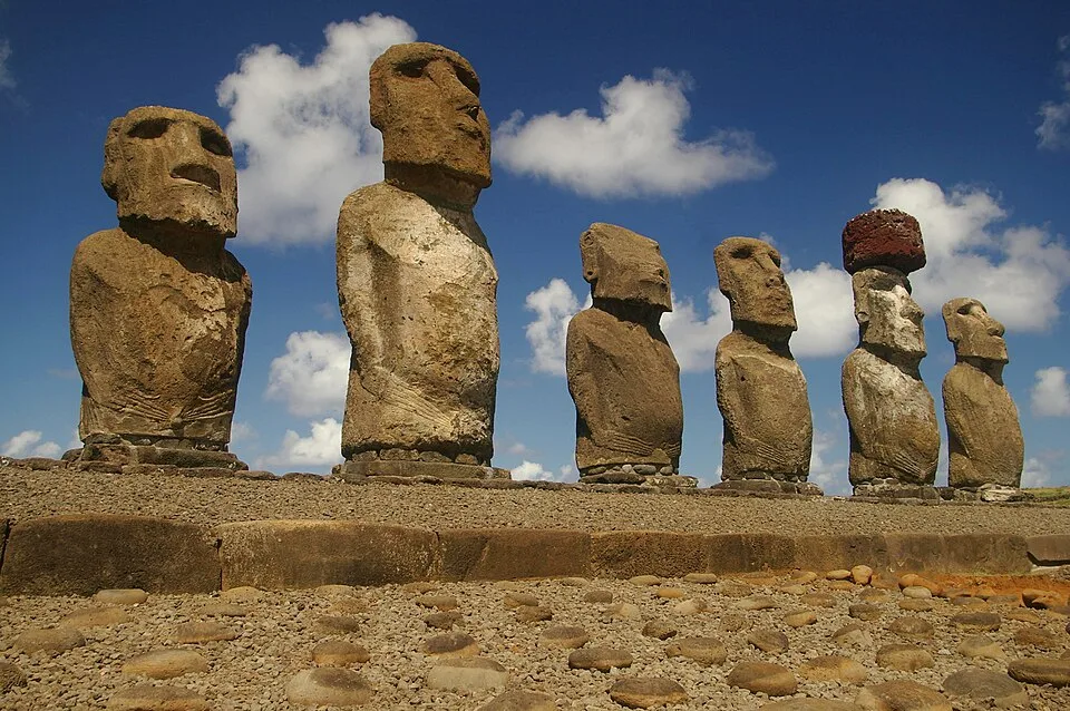 Ahu Tongariki cropped