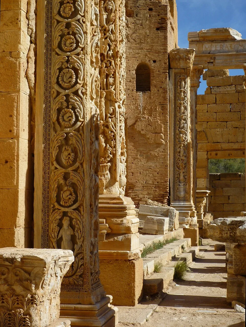 Leptis Magna - Severan Basilika, Reliefpfeiler